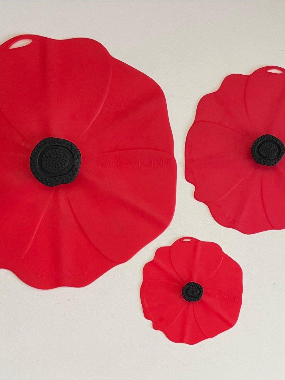 Set of 3 Red Poppy Silicone Airtight Storage Covers - Picture 2 of 4